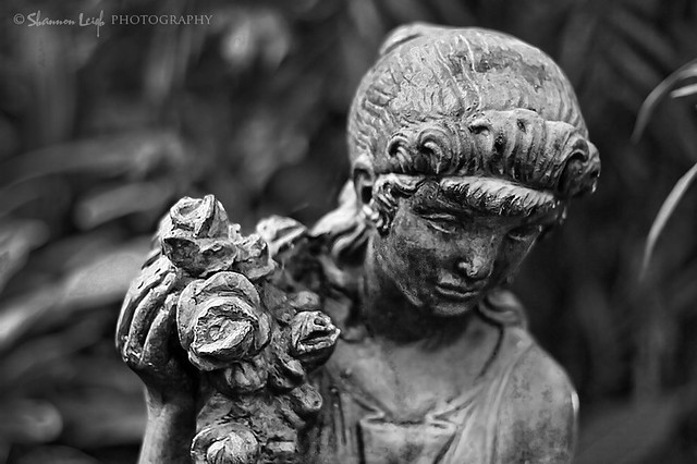 flower girl statue