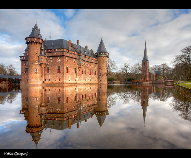 castle the Haar, reflection