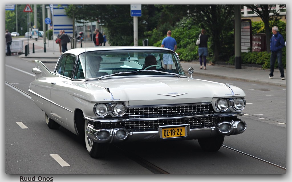 DE-18-22: Coupe Deville asobak