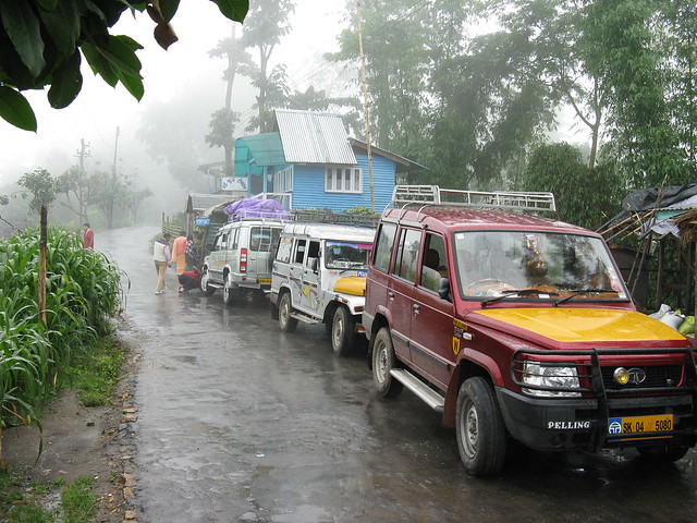 Approach into Darjeeling