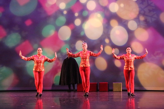 Chinese Dance In Arizona Ballet Theatre's Nutcracker 2016