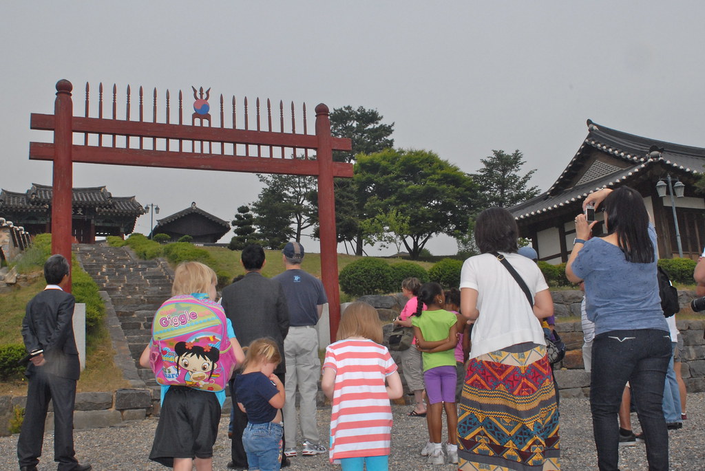 Pyeongtaek Cultural Tour - Chong Do Jeon Shrine - U.S. Arm… | Flickr