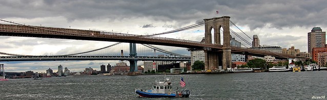 Brooklyn - Brigde Pier 17 and Policeboat