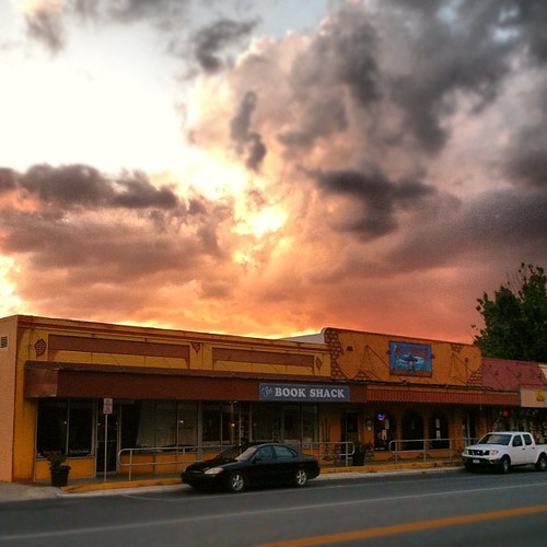 Sunset by sarieh, square squareformat iphoneography instagramapp uploaded:by=instagram foursquare:venue=4de4edaab0fb26