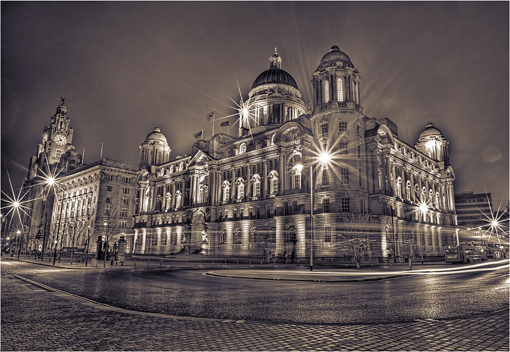 Liver&Port of Liverpool Buildings(Toned)-Liverpool by Hazeldon73