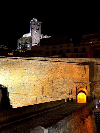 Entrance to Ibiza Old Town & Cathedral at night - Dalt Vila y Catedral de Eivissa nocturna