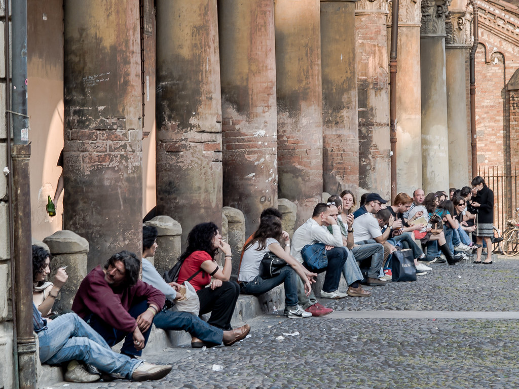 Bologna University Students | Students hanging out in centro… | Flickr
