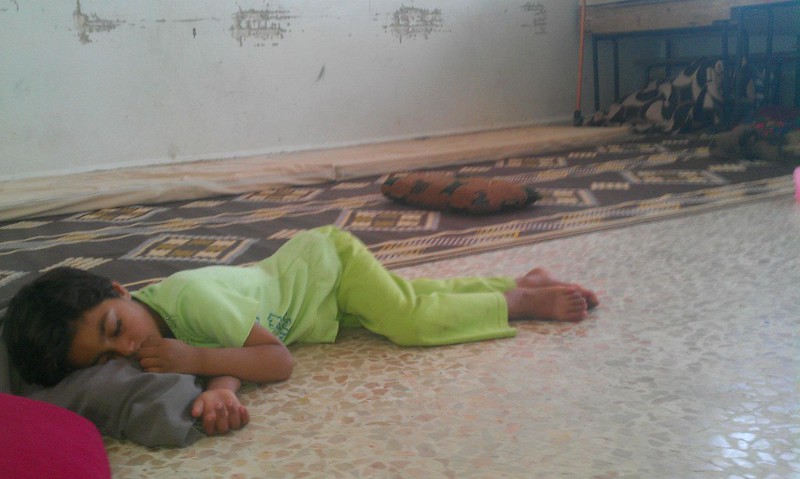 حمص الحولة معاناة الاهالي في أماكن النزوح 5 6 2012 (1)
