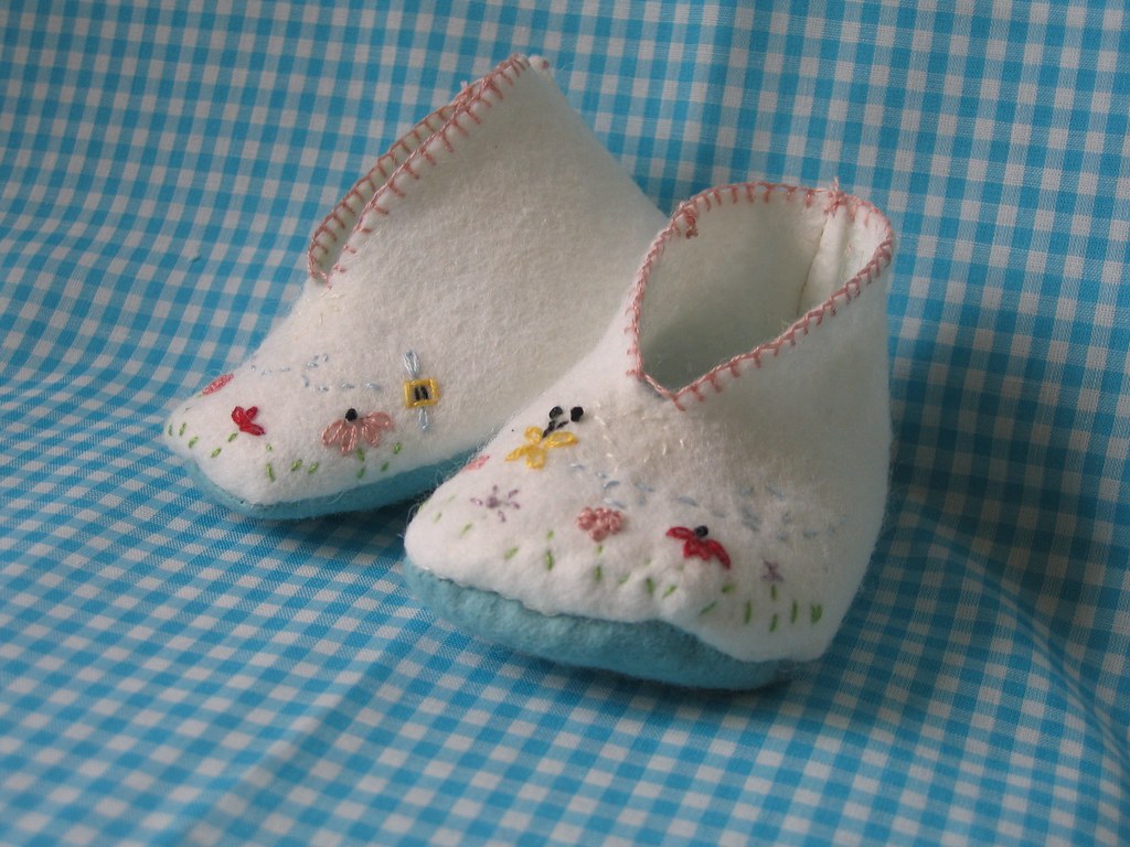 My bitty booties | You can find the pattern at heatherbailey… | Flickr
