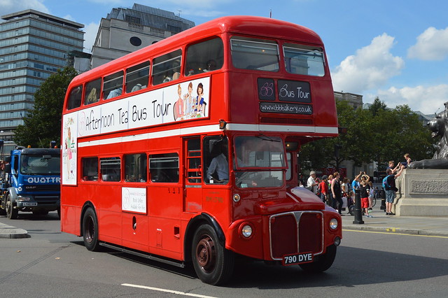 Afternoon Tea Bus Tour London