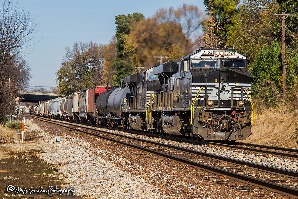 NS 8124 | GE ES44AC | CN Shelby Subdivison | Having just pas… | Flickr