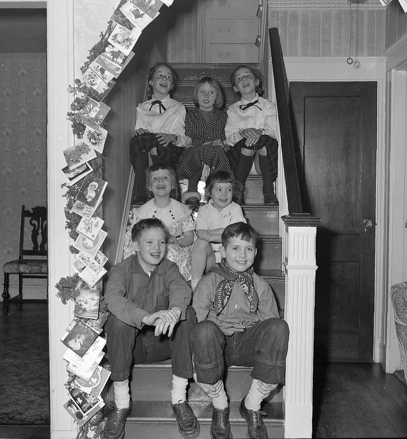 19531225N-2  Deb, Joan, Sue,  Pam, Kathy,  Dick, Larry  Cochituate, MA  c25 Dec 1953