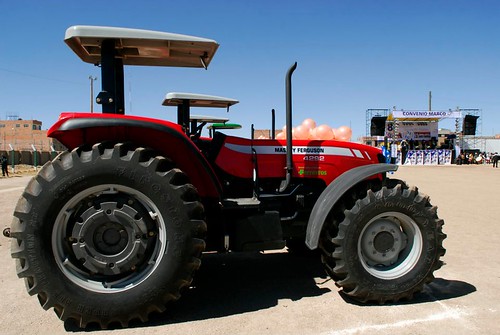 peru cusco marco comunidad proyecto espinar campesina convenio sostenible tractores sustentabilidad desarollo xstrata tintaya