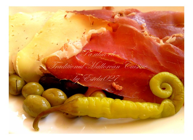 The Pa amb Oli is one of the most typical dishes of the traditional Mallorcan cuisine.