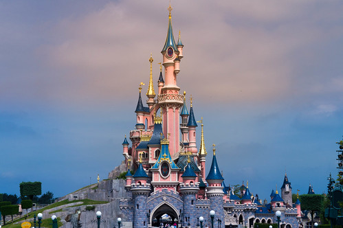 Castle at Disneyland Paris | by www.planetjones.co.uk