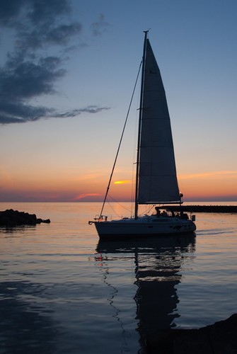 sunset reflection sailboat greatlakes lakeontariopointbreezebpc oakorchardharbor