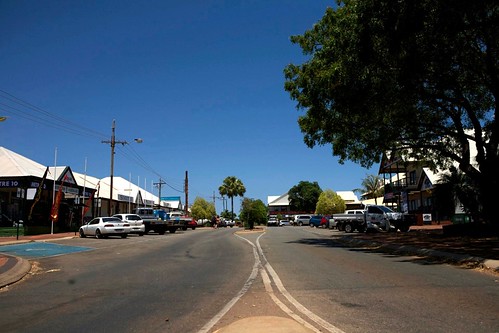 road street city trip travel november blue vacation sky house building tree green nature car weather shop canon landscape eos flickr chinatown day power view traffic outdoor oz parking lot australia center line clear shade land vehicle outback gps aussie westernaustralia 2470mm shortstreet 2011 canoneos5d canonef2470mmf28l
