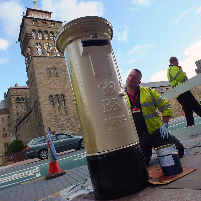 Gold postbox for Geraint Thomas