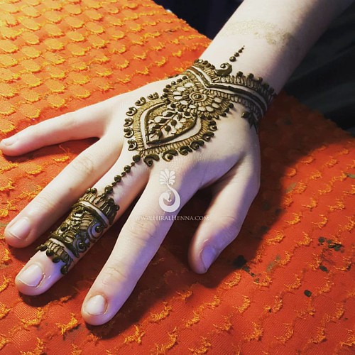 A #jewelry inspired #hennadesign from the #barmitzvah with… | Flickr
