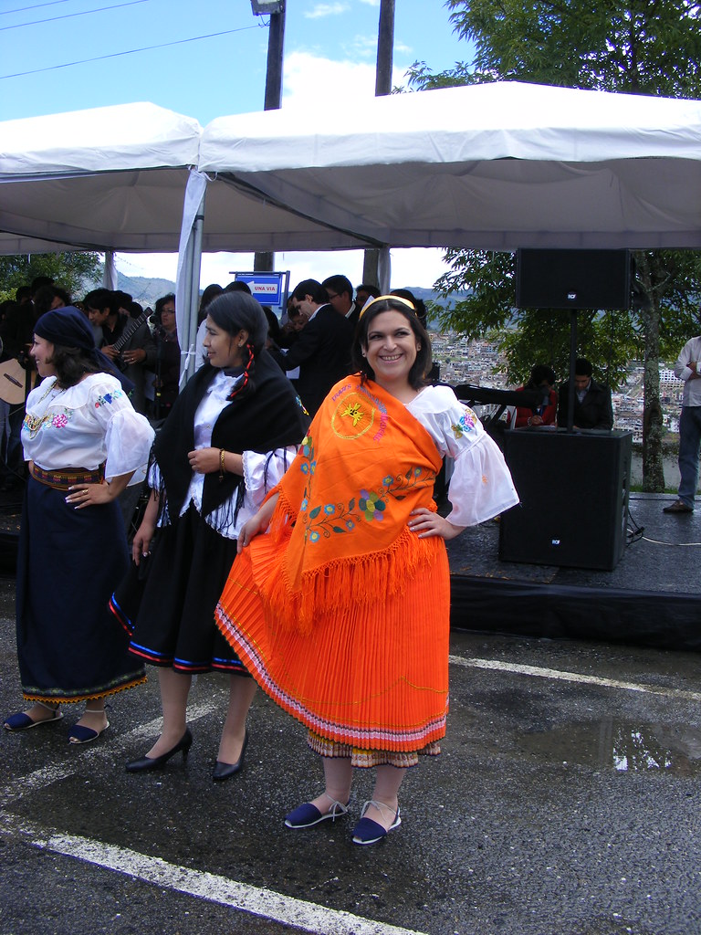 Millas el viento es fuerte Infectar Los trajes típicos del Ecuador también formaron parte de l… | Flickr