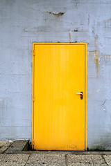 Le Mystère de la porte jaune