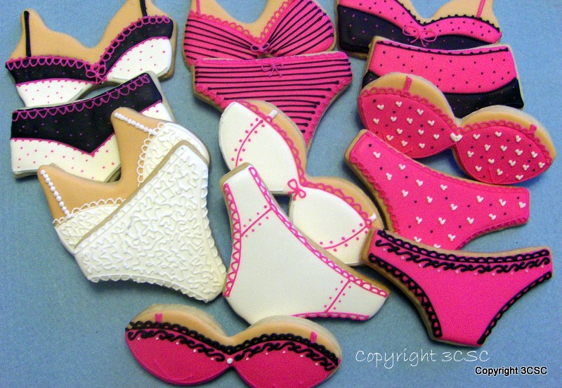 Bra and panty cookies, In hot pink, black and white