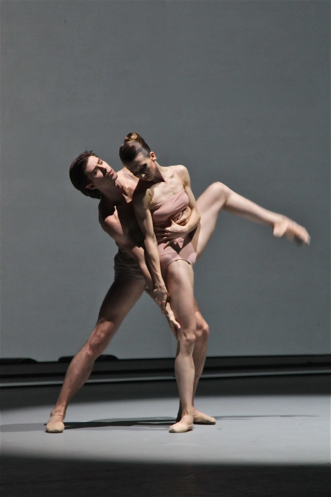 Anna Tihomirova and Artem Ovcharenko (Bolshoi Ballet)