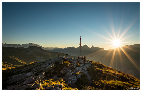 sunset sun schweiz switzerland sonnenuntergang view sac hike berge aussicht sonne montains glarus wanderung leglerhütte glarussüd mygearandme mygearandmepremium