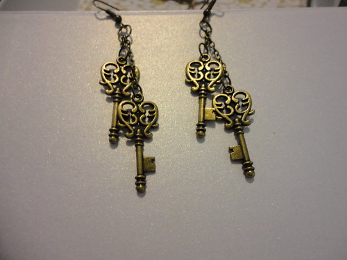 Double Key Dangles | by Gadgets and Moore