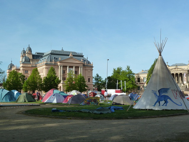 Protest vor Schloss und Theater in Schwerin