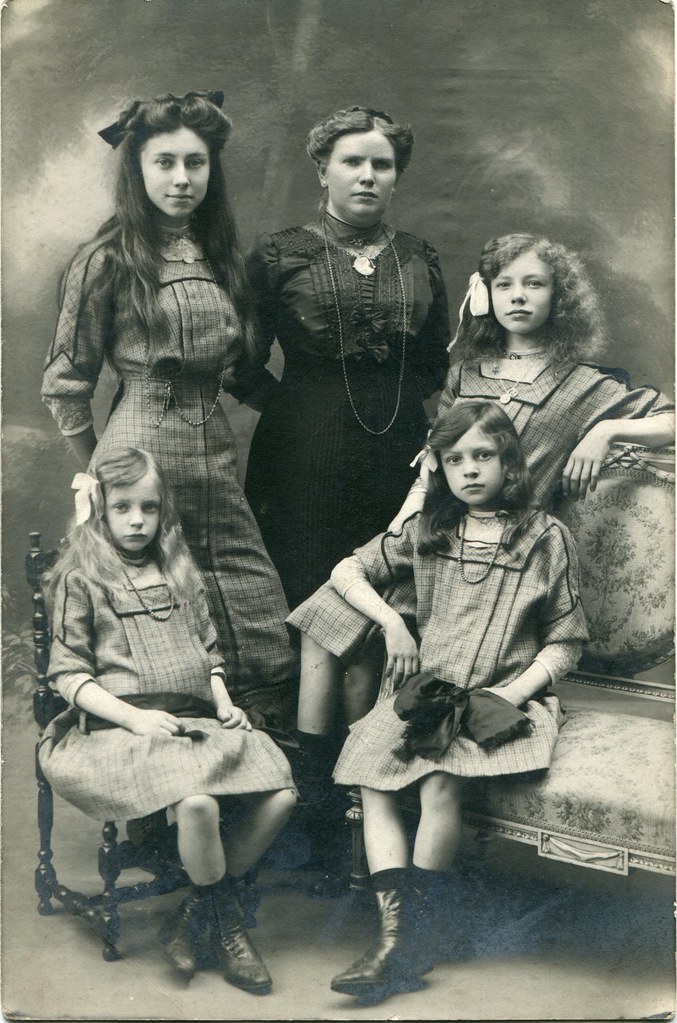 RPPC Portrait of a mother with four daughters - Belgium - c.1910