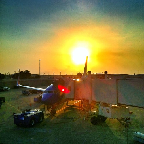 travel sunset sky sun oklahoma aviation tulsa southwestairlines tul tulsaairport avgeek ktul iphone4 iphoneography