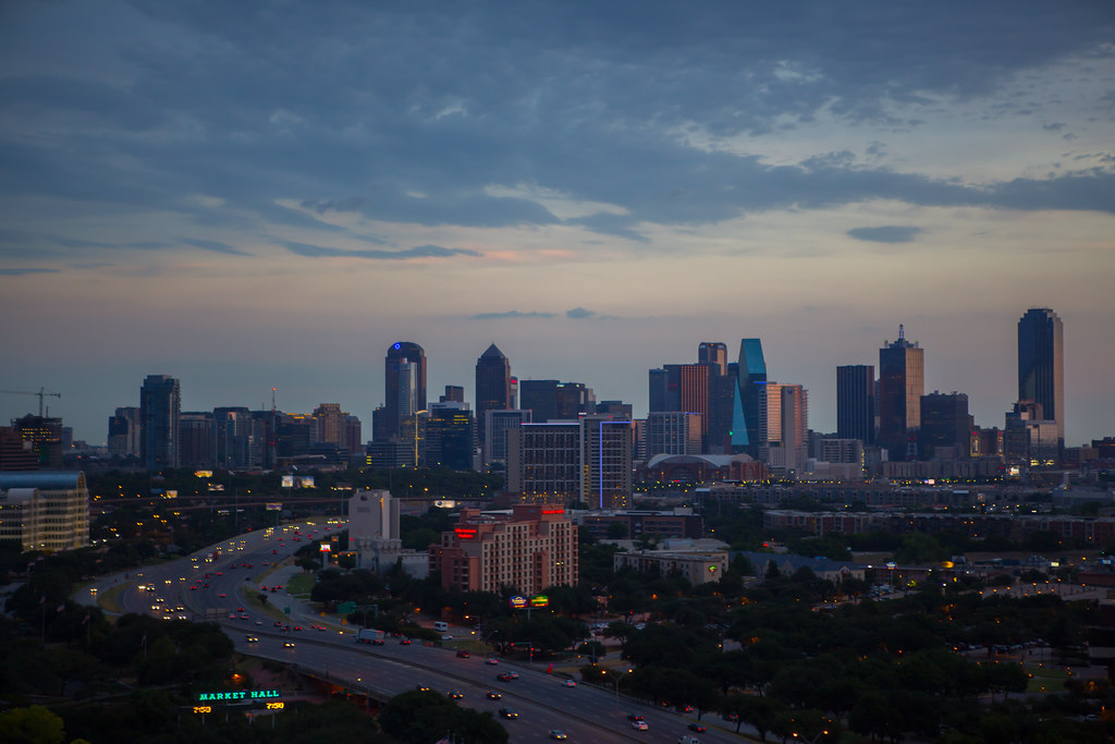 Dallas skyline at dusk | Shot from the Market Hall area at 7… | Flickr