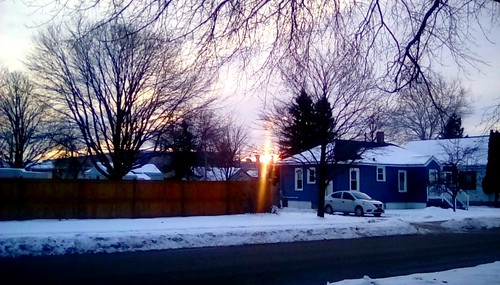 winter morning sunrise neighborhood street houses fence menominee uppermichigan happyfencefriday flickr365
