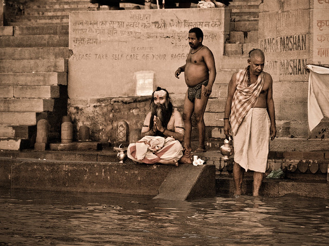 Meditando en el Ganges (Benarés,India)