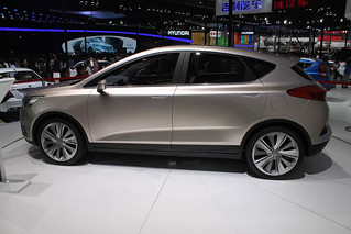 Geely-Emgrand-PHEV-Concept-02