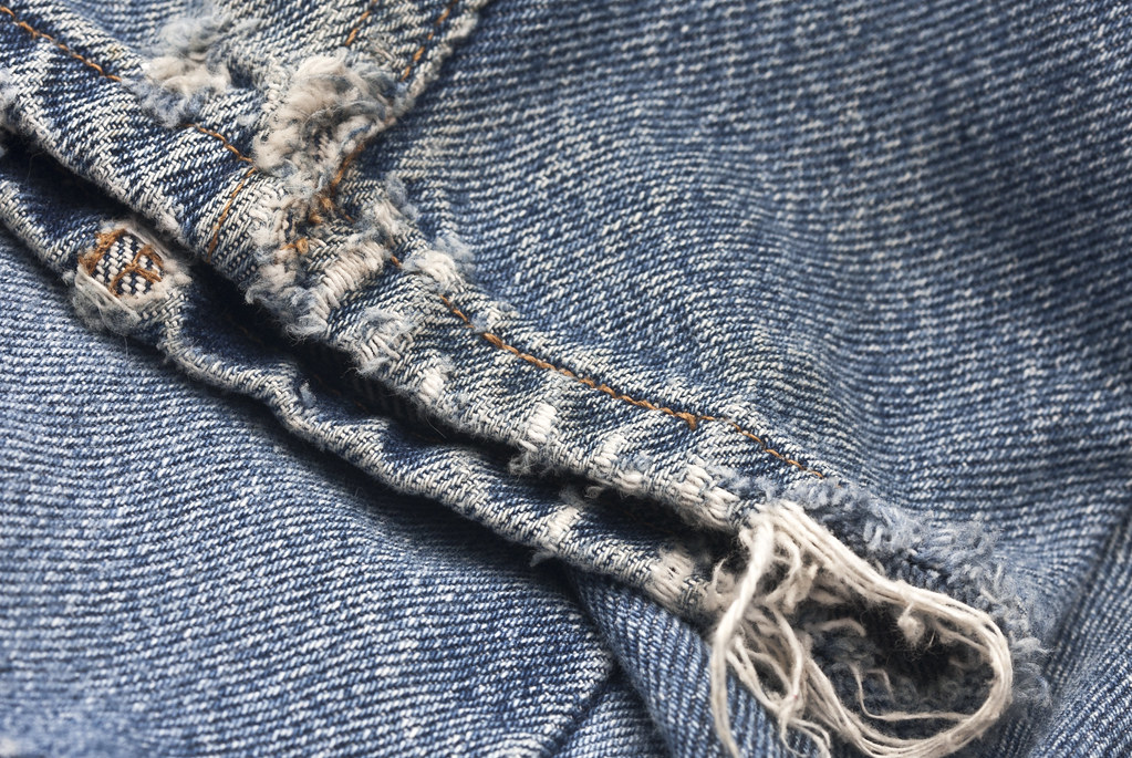 jeans hem | Most jeans that I own start to fray at the hem. | liz west ...