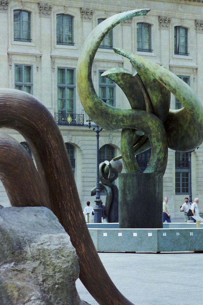 Sculptures in Paris #1