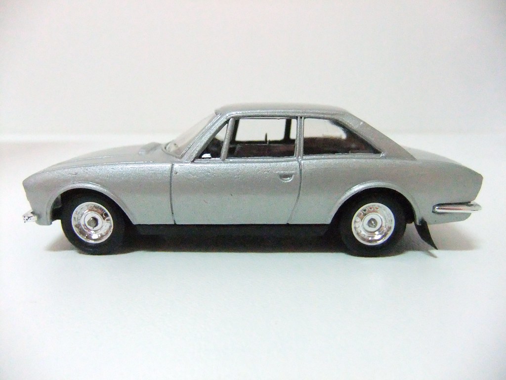 PEUGEOT 504 coupé 1980 SOLIDO gris métal 