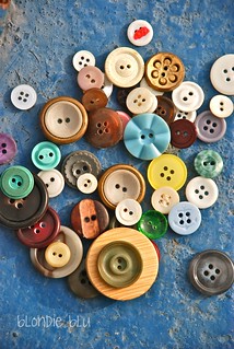 Puddle of Buttons | by blondiebluvintage