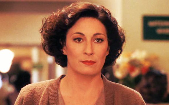 Anjelica Huston in Enemies, A Love Story