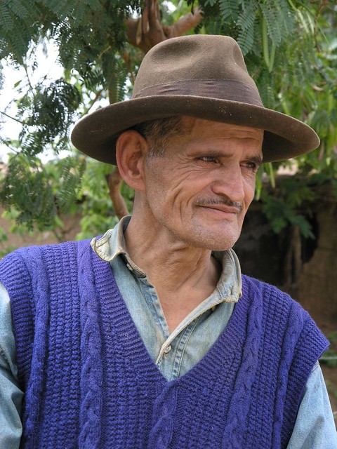 Hombre Boliviano - Bolivian Man; San Isidro, S of Comarapa, Departamento de Santa Cruz, Bolivia