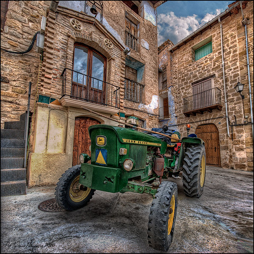 city tractor color nikon sigma 1020 pep 2010 matarranya poble terol aragó d80 freixneda vertorama