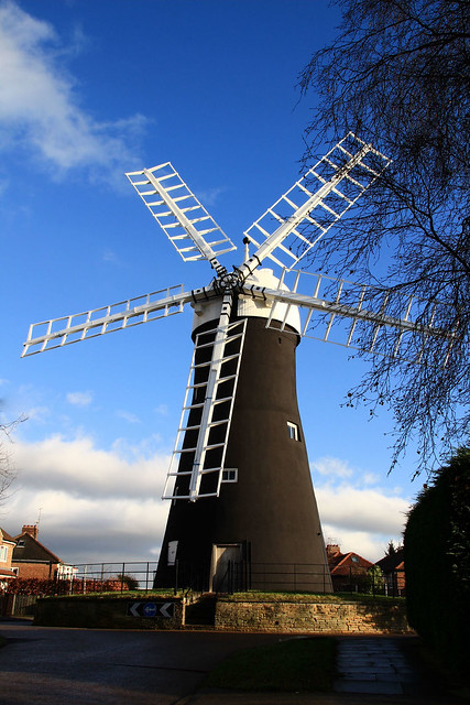 Holgate Windmill - with sails! (10)
