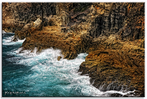 ocean dangerous nikon rocks waves tide deep cliffs jagged gorge current eroded stradbrokeisland pointlookout treacherous d90 colorphotoaward fotografdude