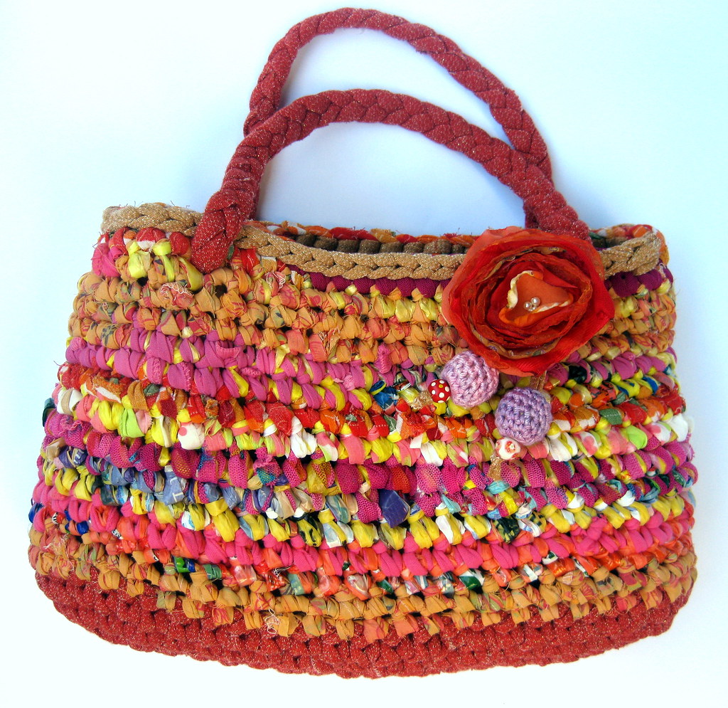 Crocheted eco-friendly purse | Red, orange, yellow and pink.… | Flickr