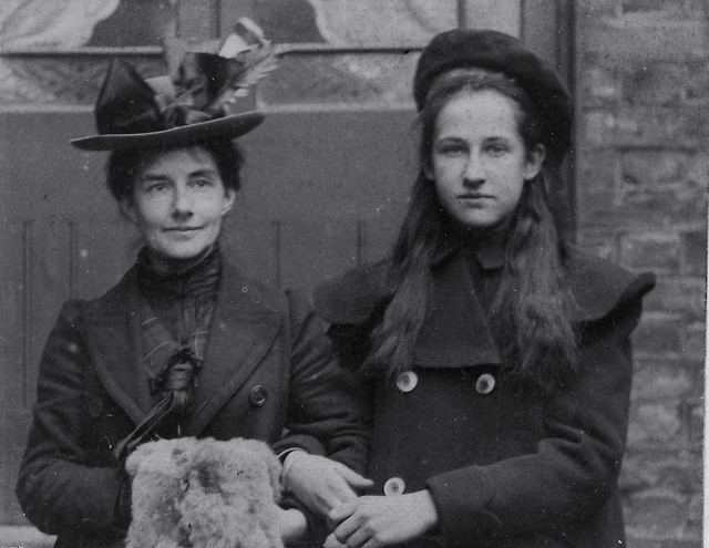 Pretty Edwardian mother and daughter