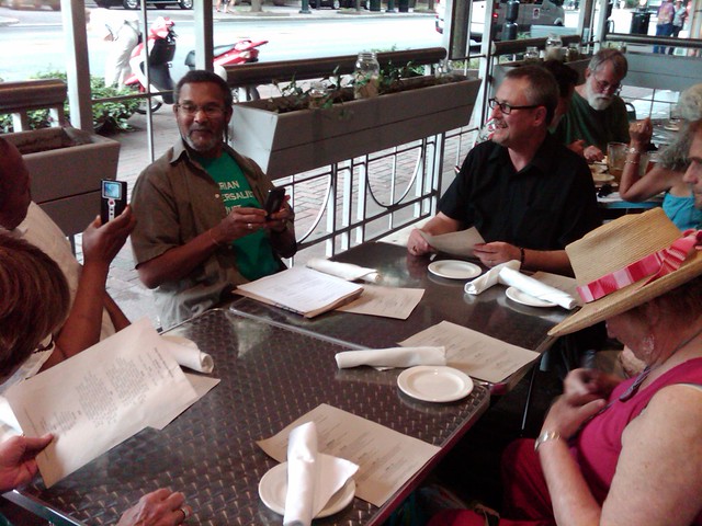 GA5 Carl, David, Virginia & others in lively conversation at a restaurant in downtown Charlotte 6-24-11