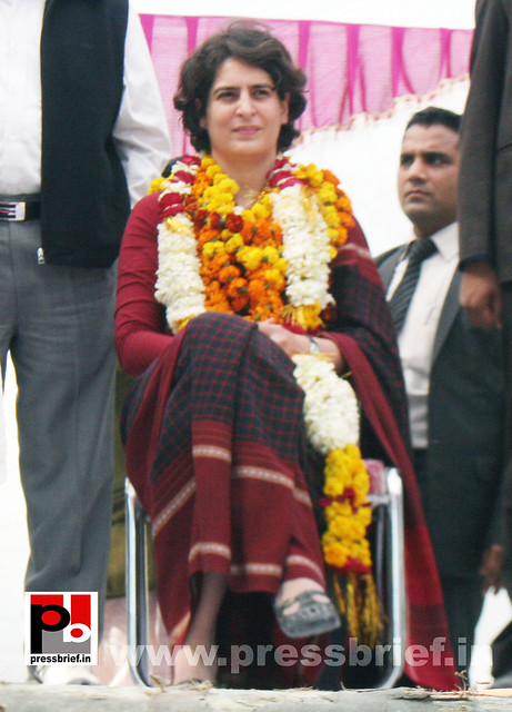 Priyanka Gandhi Vadra in Balbhadrapur, Amethi UP (7)