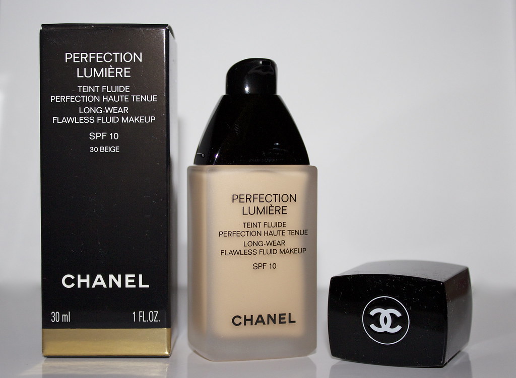 chanel perfection lumiere foundation, Milly